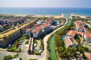 Transfer vom Sunis Evren Beach Resort Hotel nach Ilica